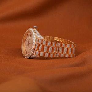 Montre unisexe de luxe vintage avec diamants Moissanite, boîtier plaqué or 18 carats, bijou élégant et tendance, montre-bracelet personnalisée avec strass - Product Image 4