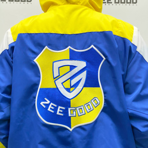 Ensemble de survêtement en polyester pour hommes sur mesure, veste et pantalon de jogging en nylon zippés à patchwork, ensemble coupe-vent à panneaux en nylon de qualité supérieure - Product Image 6