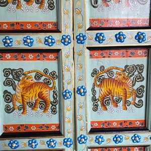 Porte en bois vintage peinte à la main, accessoire décoratif, décoration artisanale pour l'espace de vie, designer en gros - Product Image 6