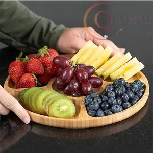 Bandeja de Madera Multiusos para Servir Alimentos, Bebidas y Exhibición Decorativa, Hecha de Madera de Alta Calidad - Product Image 4