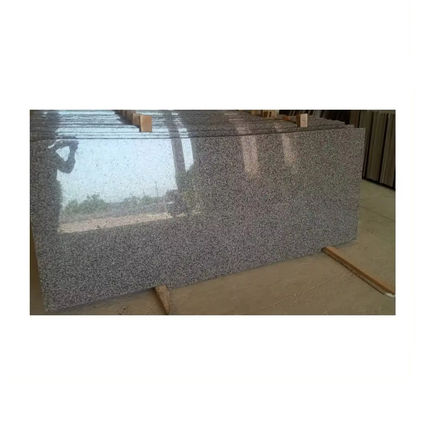 Top Quality Natural Slab Apple Green Granite Slab for Deck Landmarks Cladding Dividers and Extensions Attributable