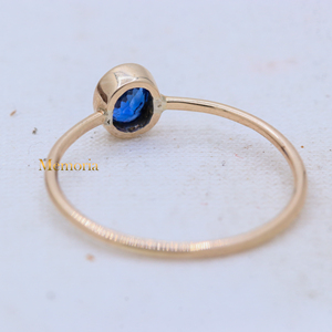 Anillo Unisex de Oro Amarillo de 9k Certificado con Zafiro Azul Natural de Memoria Jewels, Corte Ovalado y Engaste de Bisel, para Meditación y Sanación - Product Image 2