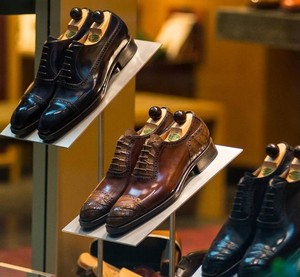 Zapatos Oxford con Puntera de Cuero Genuino y Sistema de Cordones Cerrados, Cómodos para Otoño, Oficina y Uso Profesional - Product Image 2