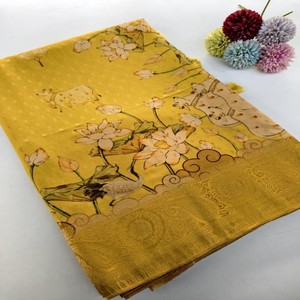 Sari VASTRA COTTAGE de viscosa georgette con estampado digital completo y diseño tejido con hermosas borlas, ideal para fiestas. - Product Image 1