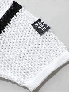 Top de punto de ganchillo ahuecado para hombre, camiseta de manga corta con cuello redondo y gráfico de letras - Product Image 2