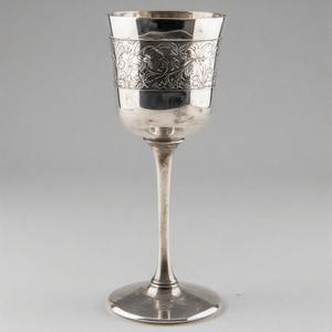 DivineVessel Foi Éternelle Argent Plaqué Communion Calice Orné Religieux Verre à Vin pour la Sainte Messe et les Cérémonies Sacrées - Product Image 2