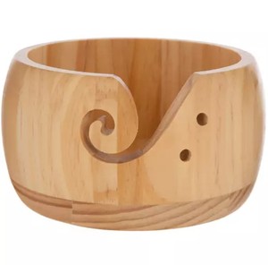 Bol en fil de bois fait à la main parfait pour tricoter le crochet et organiser le fil tout en ajoutant du charme à tout espace artisanal - Product Image 4