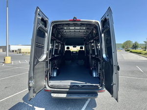 Mercedes-Benz Sprinter Diésel Gris 2024 (Usado en Excelentes Condiciones) Transmisión Automática, Interior de Cuero, Volante a la Izquierda, R17 - Product Image 3