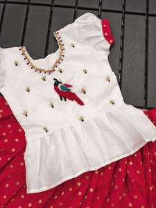 Último vestido de diseñador Venta caliente Heavy Banarasi Silk Lehenga Choli con impresión y trabajo de tejido Exportador y proveedor mundial - Product Image 6