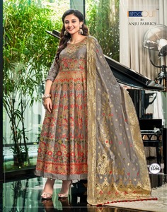 Robe Anarkali Kurti en soie jacquard pour femme, avec dupatta, nouvelle collection, tenue traditionnelle indienne pour mariage et fêtes. - Product Image 4
