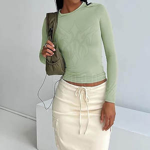 Top estirado para mujer con tela cómoda ajustada, perfecto para uso diario, informal, yoga, gimnasio y moda callejera - Product Image 5