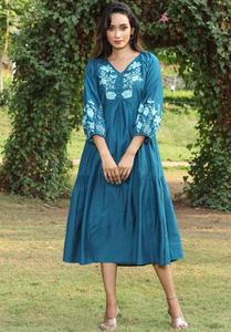 เดรสคอวี2025ดีที่สุดสำหรับผู้หญิงเดรสผ้าชีฟองแขนพองมีระบายยาวปานกลางผ่าเปิดเข้ารูปพิมพ์ลายดอกไม้สำหรับฤดูร้อน - Product Image 5