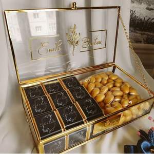 Boîte à bijoux en laiton et en verre, boîte cadeau en verre exquise dans une couleur or resplendissante - Product Image 1