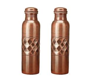 Botella de Cobre Perforada de Primera Calidad al por Mayor de 650 ml, una Mezcla Única de Estilo y Funcionalidad - Product Image 1