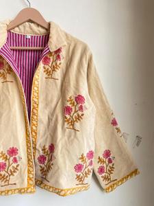 Chaqueta de color beige con estampado de bloques florales, chaqueta de invierno de diseñador bohemio, Navidad festivo de regalo, prendas de vestir informales en capas - Product Image 2