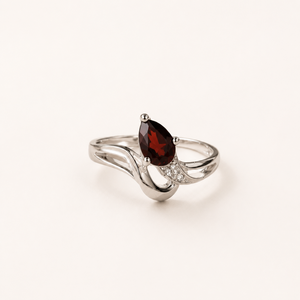 Bague ajustable plaquée or avec grenat serti griffes, style mode - Product Image 5