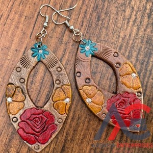 Nouvelle arrivée Style occidental usiné à la main sculpture boucles d'oreilles en cuir femmes mignon à la mode larme boucle d'oreille en cuir usiné bijoux de mode - Product Image 1