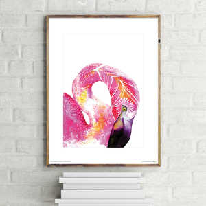 Impresión artística de naturaleza muerta de flamencos tropicales de Sofie Rolfsdotter - Product Image 1