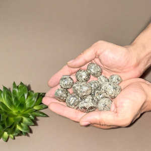 Meilleures pierres de pyrite du Pérou sculptées Nouveau produit Vente en gros de pierres précieuses Druzy Tumbles pour la guérison Cristaux de pyrite péruvienne - Product Image 5