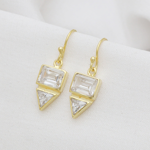 Vente en gros de boucles d'oreilles élégantes en zircon plaqué or 18 carats pour femmes boucles d'oreilles personnalisées style luxe tendance - Product Image 2