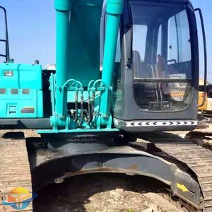 รถขุดตีนตะขาบ Kobelco SK200-6E มือสอง พร้อมเครื่องยนต์ มิตซูบิชิ เกียร์ ปั๊ม เกียร์ ราคาถูก - Product Image 4