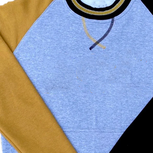 Sudadera unisex de forro polar con cuello redondo, manga opuesta, color blanco alfa, estilo chenille, lavado ácido, para invierno, con escudo griego bordado - Product Image 6