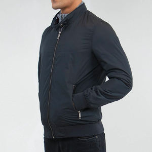 ขายส่งนักออกแบบเสื้อแจ็คเก็ตบอมเบอร์ผู้ชายลําลองกันน้ําว่างเปล่าเสื้อแจ็คเก็ตบอมเบอร์กันลมน้ําหนักเบาสําหรับผู้ชาย - Product Image 4