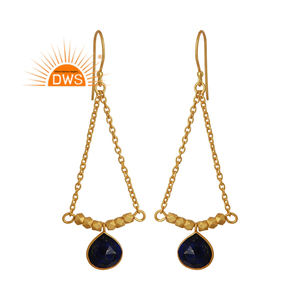 Dernières tendances en matière de bijoux : Boucles d'oreilles pendantes en argent sterling plaqué or 18 carats avec pierre précieuse naturelle Lapis Lazuli, fabricant de bijoux demi-fins - Product Image 1