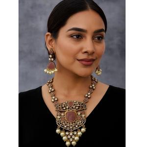 Conjunto de collar de diseñador con colgante de moissanita con estilo chapado en oro de alta calidad con pendientes para colección de ropa de boda para mujer - Product Image 1