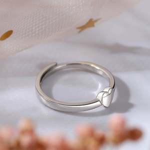 Jeulia Vows of Love Heart Design Bezel Set วงแหวนเงินสเตอร์ลิงแบบปรับได้สำหรับผู้หญิง - Product Image 5