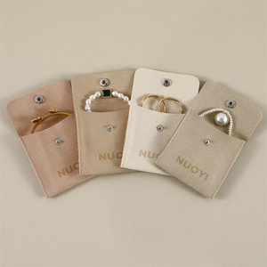 NUOYI Boîte à bijoux en microfibre de velours avec logo personnalisé Petite boucle d'oreille Bracelet Collier Pochette cadeau avec tampon d'insertion - Product Image 2