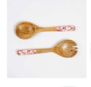 Ensemble de service à salade en bois de manguier avec poignée blanche Dernière conception d'ustensiles de cuisine Articles faits à la main en baie d'acacia et en bois de manguier - Product Image 3