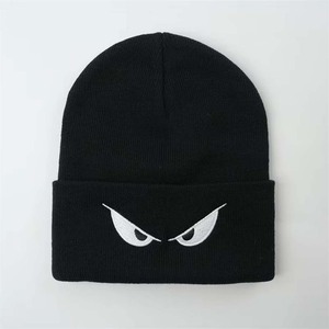 Bonnet d'hiver pour hommes en tricot jacquard personnalisé de haute qualité Bonnet coupe-vent avec logo personnalisé avec strass - Product Image 6