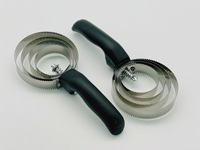 Peigne à chevaux à 6 anneaux, dentelé, anti-démangeaisons, grattoir, brosse de nettoyage pour le dépoussiérage des animaux et le démêlage du bétail