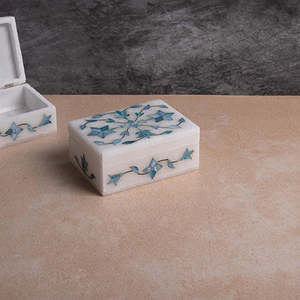 Boîte à bijoux en marbre multicolore artisanale et durable, dimensions 10x4.5x7.5cm, pour le rangement des bijoux - Product Image 4