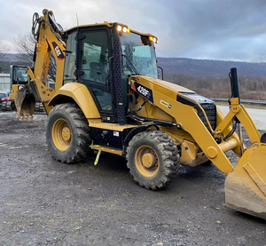 รถตักล้อยางมือสอง CAT 420F2 สภาพดี ราคาถูก เหมาะสำหรับงานก่อสร้างและงานฟาร์ม - Product Image 3