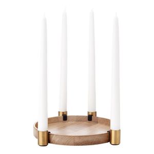 Plateau rond en bois de chêne naturel avec 4 emplacements pour bougies coniques en métal laiton, décoration nordique pour la table à manger, couronne de l'Avent de Noël - Product Image 1