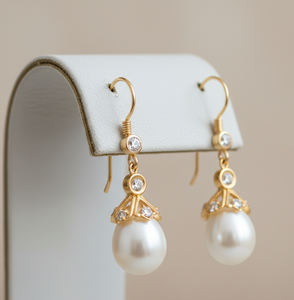 Elegantes Pendientes de Perlas Redondas Naturales de 10 mm con Circonita Cúbica, Plata de Ley 925 con Baño de Oro de 18K, Joyería Vintage, Regalo de Cumpleaños - Product Image 1