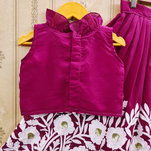 Ensemble Lehenga Choli pour enfants, Rani, entièrement brodé de fleurs, entièrement cousu, coupe régulière, longueur au sol |   Tenue ethnique pour fête de filles et mariage |   Tout - Product Image 2