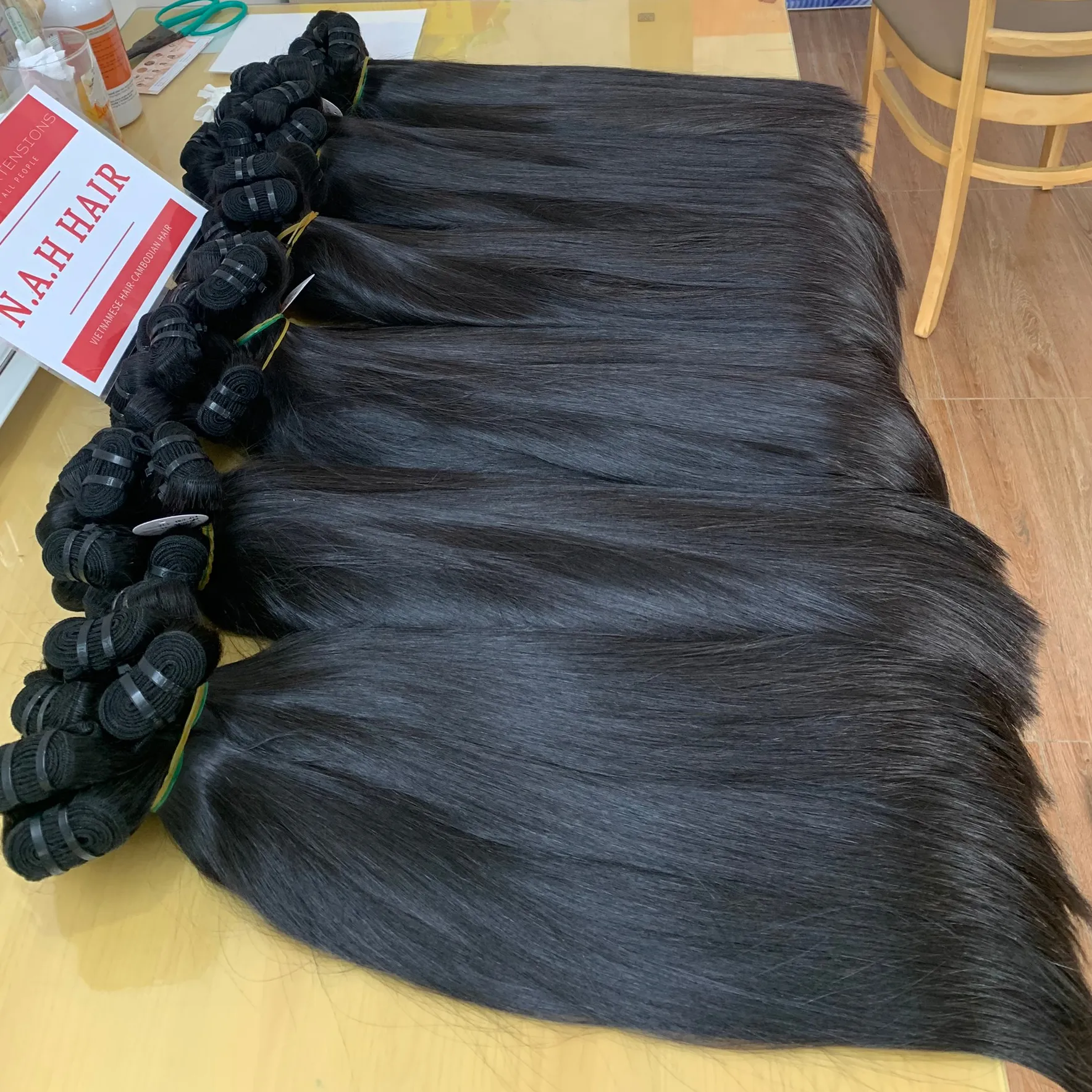 [VENTE ENTIÈRE] Cheveux Bruts Vietnamiens En Gros Bundles Trame Os Droit Grand Stock Top Qualité Cheveux Vierges 100% Remy Cheveux