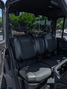 Polaris Ranger Can-Am UTV 4x4 abordable, moteur à essence, transmission automatique, 4 temps, capacité de charge utile de 300-400 kg, réservoir de carburant de 20-30 L - Product Image 6