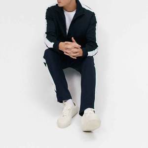 ชุดวอร์ม2ชิ้นสำหรับผู้ชายชุดแทร็คสูทแบบซิปทรงหลวมน้ำหนักเบามีโลโก้ออกแบบได้ตามต้องการ - Product Image 3