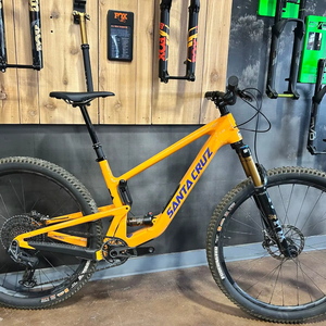 Nuestra Bicicleta San Cruzs Tallboy 5 CC X0 AXS 2023 con Suspensión Completa Blanca Talla L, 100% Original de Fábrica Sellada con 1 Año de Garantía - Product Image 1