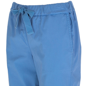 Pantalones de mujer con corte recto, diseñados para una comodidad suave, con una estructura limpa y una apariencia equilibrada. - Product Image 6