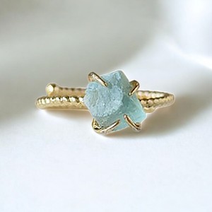 Raw Green Fluorite Gemstone Twisted Band <b>Ring</b> - Birthstone Adjustable <b>Ring</b> Jewelry - Statement <b>Ring</b> - Product Image 1