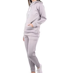 Costumes Vente en gros Survêtement de sport Tenue légère en polyester et nylon Coupe-vent pour homme Jogging - Product Image 2