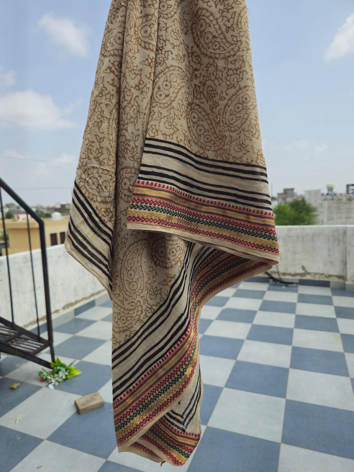 เช่นเดียวกับรูปภาพ