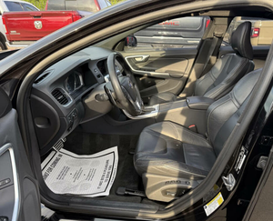 VOLVO S60 2016 d'occasion, conduite à gauche/droite - Product Image 2