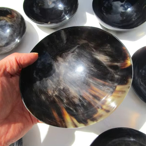 Cuerno de buey pulido indio hecho a mano y cuenco de cuerno de búfalo para una decoración elegante del hogar - Product Image 1