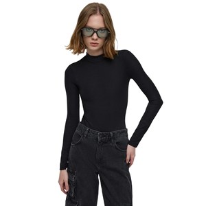 Top Deportivo Informal Hecho de Tela de Lona Resistente - Product Image 1